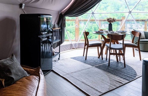Pikeville Cabina | Incredible Cliffside Setting