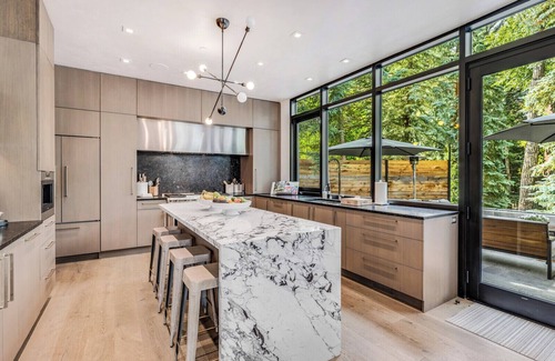 Aspen Casa | Incredible contemporary home overlooking the Roaring Fork River in Aspen CO