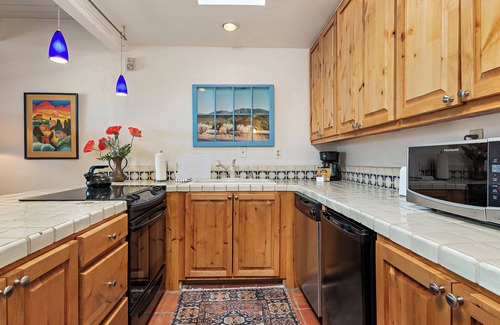 Northeast Santa Fe Hotel | Incredible Downtown Location, Beautiful Fort Marcy Condo