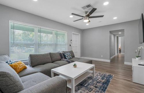 Bearss Plaza Casa | Incredible Heated Pool House in Tampa
