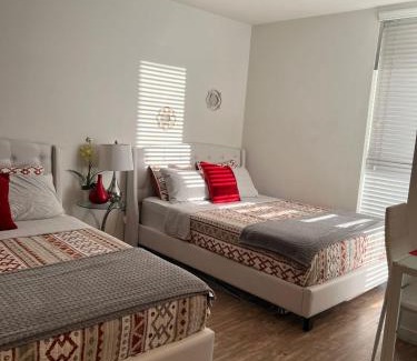 Little Armenia Apartamento | Incredible Hollywood Loft Free Parking