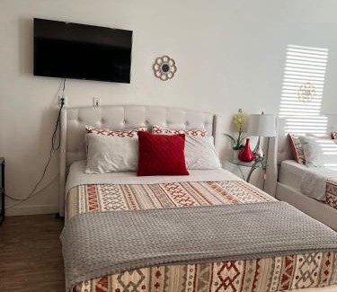 Little Armenia Apartamento | Incredible Hollywood Loft Free Parking