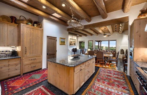Northeast Santa Fe Casa | ¡¡Increíble!! --Ubicación, lujo, arte y vistas !!-
