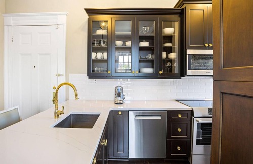 Harleston Village Condominio | Incredible Monthly Downtown Historic Luxury Condo by MUSC - Walk to Everything
