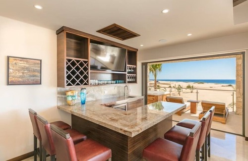 Los Cangrejos II y ÌII Condominio | Incredible Oceanfront Penthouse at Ocean Club Residences - Four Bed, Five Bath
