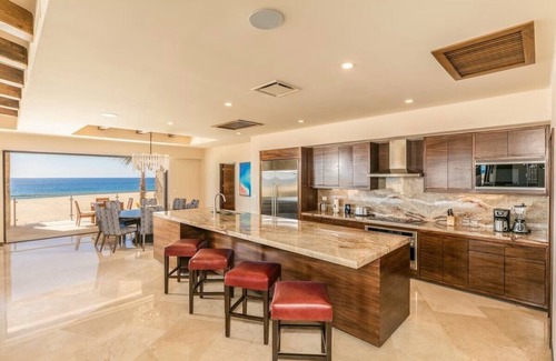 Los Cangrejos II y ÌII Condominio | Incredible Oceanfront Penthouse at Ocean Club Residences - Four Bed, Five Bath