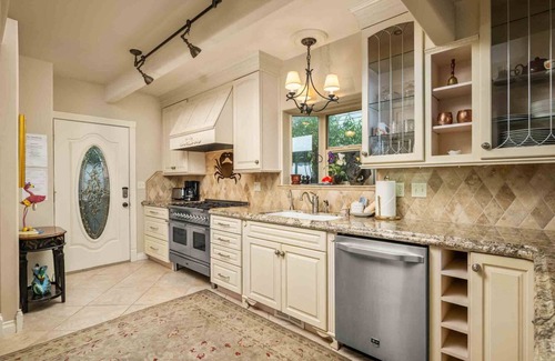 Nelscott Casa | Incredible Ocean View Escape, Upgraded Finishes Throughout, Short Walk to Beach, Park, and Pool