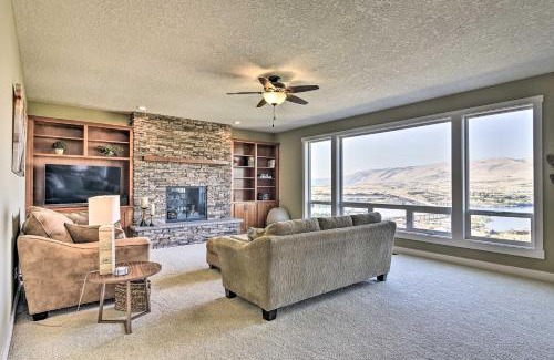 The Dalles Casa | Incredible Oregon Retreat with Private Hot Tub!