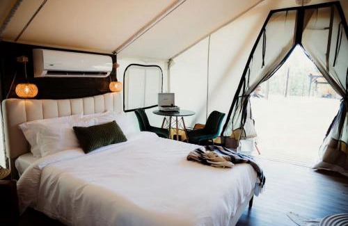 Cadiz Otro | Incredible Safari Tent with Hot-tub, Fire Pit and Sauna in Cadiz, Kentucky
