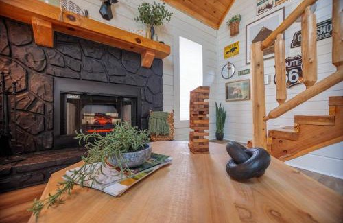 Sevierville Casa | Incredible Views l Family Friendly I Pool - Hot Tub