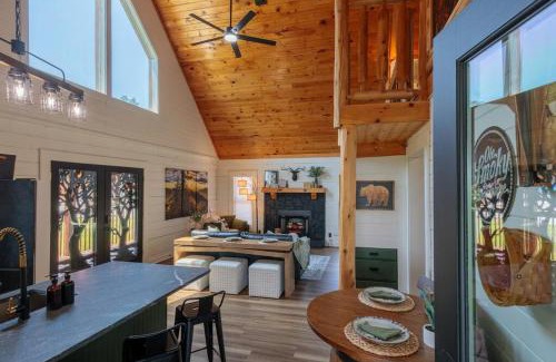 Sevierville Casa | Incredible Views l Family Friendly I Pool - Hot Tub