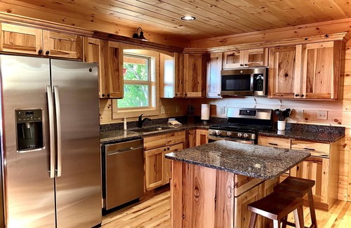 Bryson City Cabina | Incredible Views & Location/Private/Hot Tub/Wi-Fi