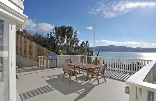 Wellington Casa | Incredible Views! Luxurious Studio & Outdoor Living
