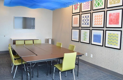 University Place Casa | Incredibly Cozy Suite for Groups!Free Breakfast