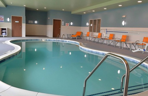 University Place Casa | Incredibly Cozy Suite for Groups!Free Breakfast