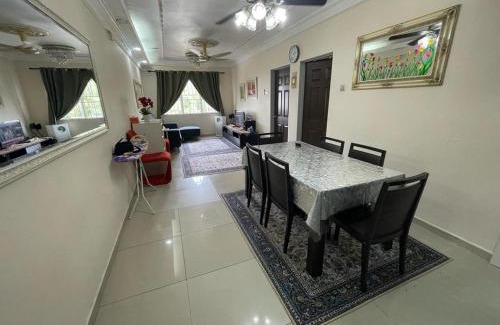 Bandar Sri Permaisuri Apartamento | Indah Putri Homestay