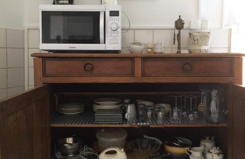 Saint-Genis Apartamento | Independent apartment in an old house