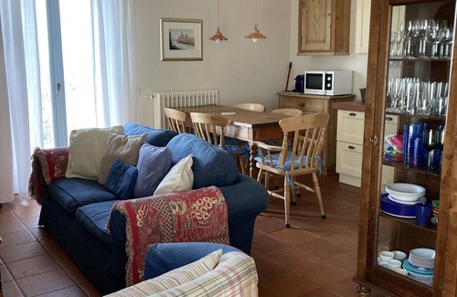Cortona Apartamento | Alojamiento independiente en Villa con piscina privada y vistas panorámicas
