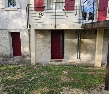 Chancelade Apartamento | Independent apartment, quiet, forest and pool