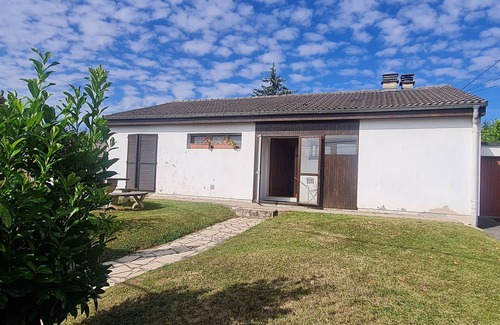 Ville-en-Vermois Cabaña | Casa rural independiente en el campo con parking privado