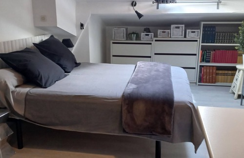 L'Estaque Cama Y Desayuno | Independent floor in villa Swimming pool