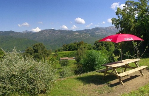 Ucciani Cama Y Desayuno | Independent furnished BEDROOM, linen and parking included 30km AJACCIO and BEACHES