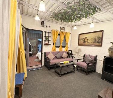 Pali Hill Apartamento | Independent Garden Cottage-Bandra-Carter road