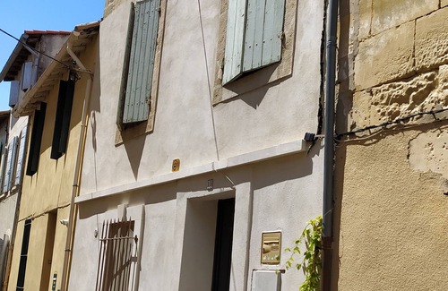 Tarascon Apartamento | Independent guest room on the first floor of a Provencal house
