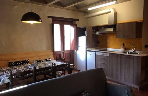 Pardines Cabaña | Casa rural independiente, jardín y barbacoa privada. Valle de Pardines. Pirineo