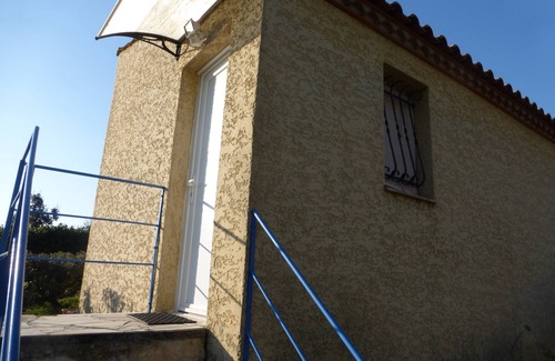 Restinclieres Casa | Alquiler de casita independiente para 2 personas con jardín privado y piscina