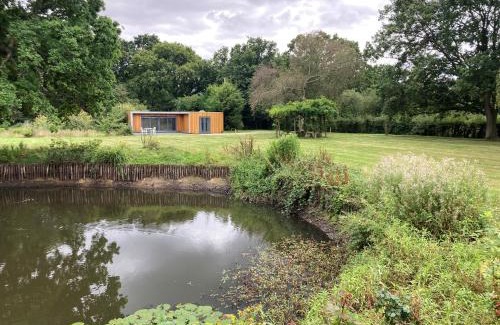 Broad Oak Apartamento | Independent rural detached annexe with free private Parking