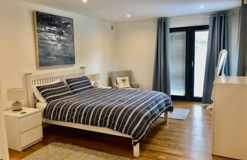Broad Oak Apartamento | Independent rural detached annexe with free private Parking