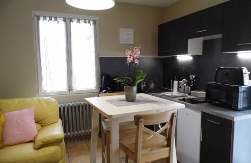 Meyreuil Apartamento | ESTUDIO INDEPENDIENTE en villa con piscina