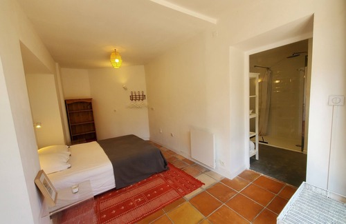 Les 3 Ponts Cama Y Desayuno | Independent studio with pool