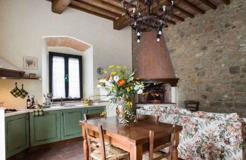 Marcialla Villa | Independent villa sleeps 26 composed of 7 apartments.