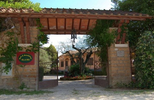 Corchiano Villa | Villa con piscina y amplio jardín. 60 km de Roma.