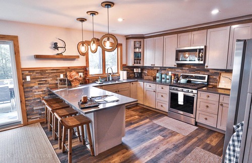 Bolton Landing Casa | Indian Brook Lodge w/ Dockspace & Hot Tub