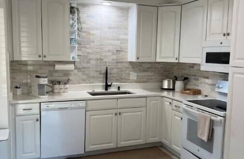 Indian Rocks Beach Cabaña | Indian Rocks Beach Cottage