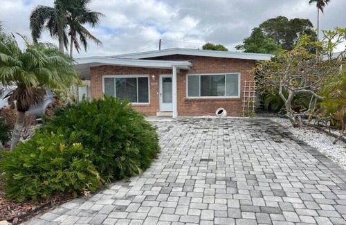 Indian Rocks Beach Cabaña | Indian Rocks Beach Cottage