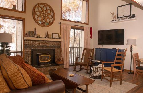 Elkhorn Village Apartamento | Indian Springs Condo 2415