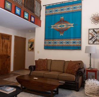 Elkhorn Village Apartamento | Indian Springs Condo 2415