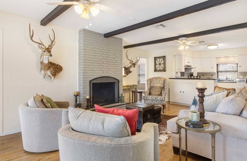 Bandera Casa | Indian Springs Lakehouse