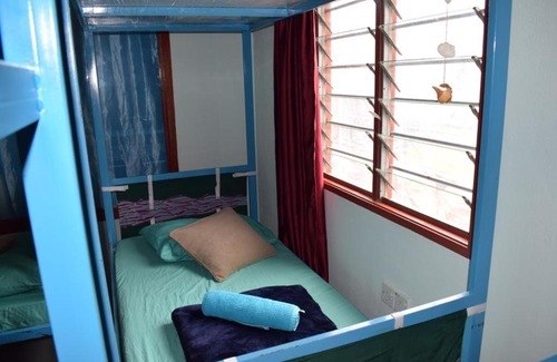 Lubok Buaya Cama Y Desayuno | Indiana Cafe & Dorm