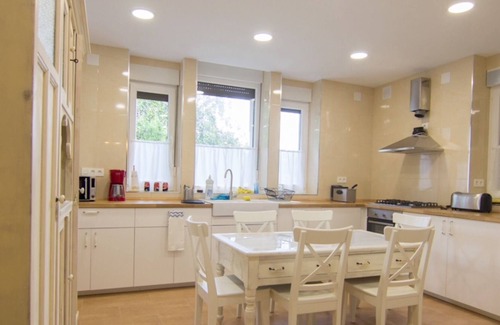 Loro Villa | Casa Indiana entre Pravia y Salas