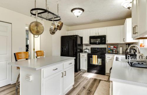 Wayne Casa | Indianapolis Rental Home with Gym Near Speedway!