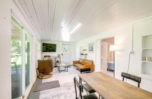Indianapolis Apartamento | Indianapolis Riverfront Retreat with Shared Dock!