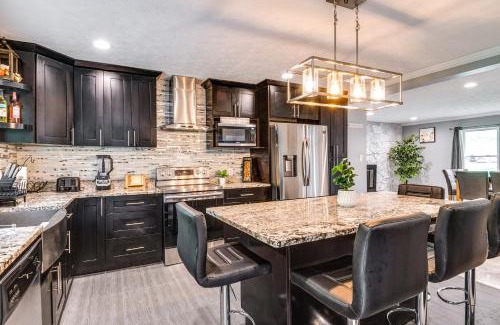 Wayne Casa | Indianapolis Vacation Rental about 8 Mi to Downtown!