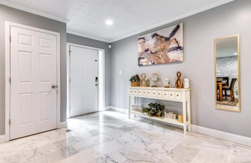 Wayne Casa | Indianapolis Vacation Rental about 8 Mi to Downtown!