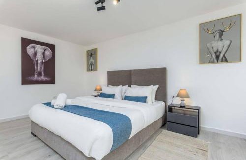 Aamchit Apartamento | Indigo - Duplex 1-BR Apt with Terrace & Garden in Batroun