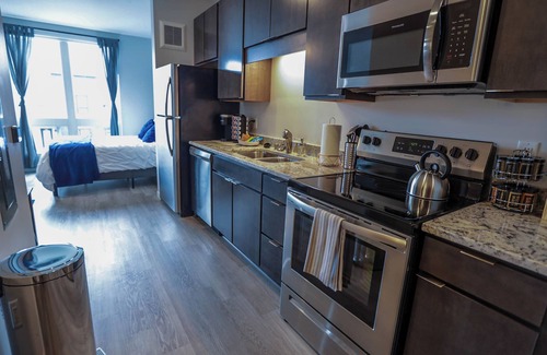Richfield Apartamento | Indigo Suite: 10 Mins to MSP/MOA, Queen Bed, Free assigned parking